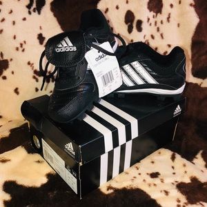 Boys baseball cleats